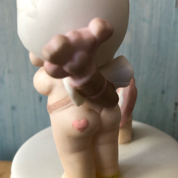 Cute Cupid music box with his little bow & arrow and a ♥️ on his little behind - Picture 6 of 9